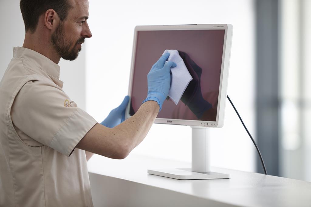 Cleaning your Digital Xray Panel